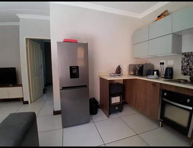 1 BEDROOM APARTMENT FOR SALE IN ROOIHUISKRAAL NORTH
